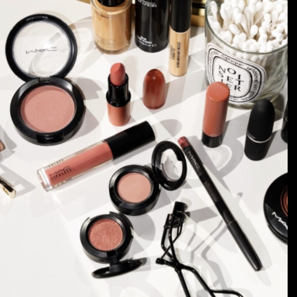 MAC Cosmetics HUGE Bundle !!! - Picture 8 of 8